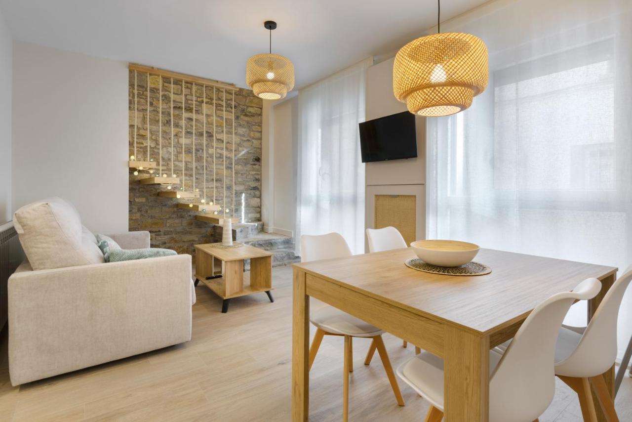 Apartamentos La Muralla De Jaca Eksteriør bilde