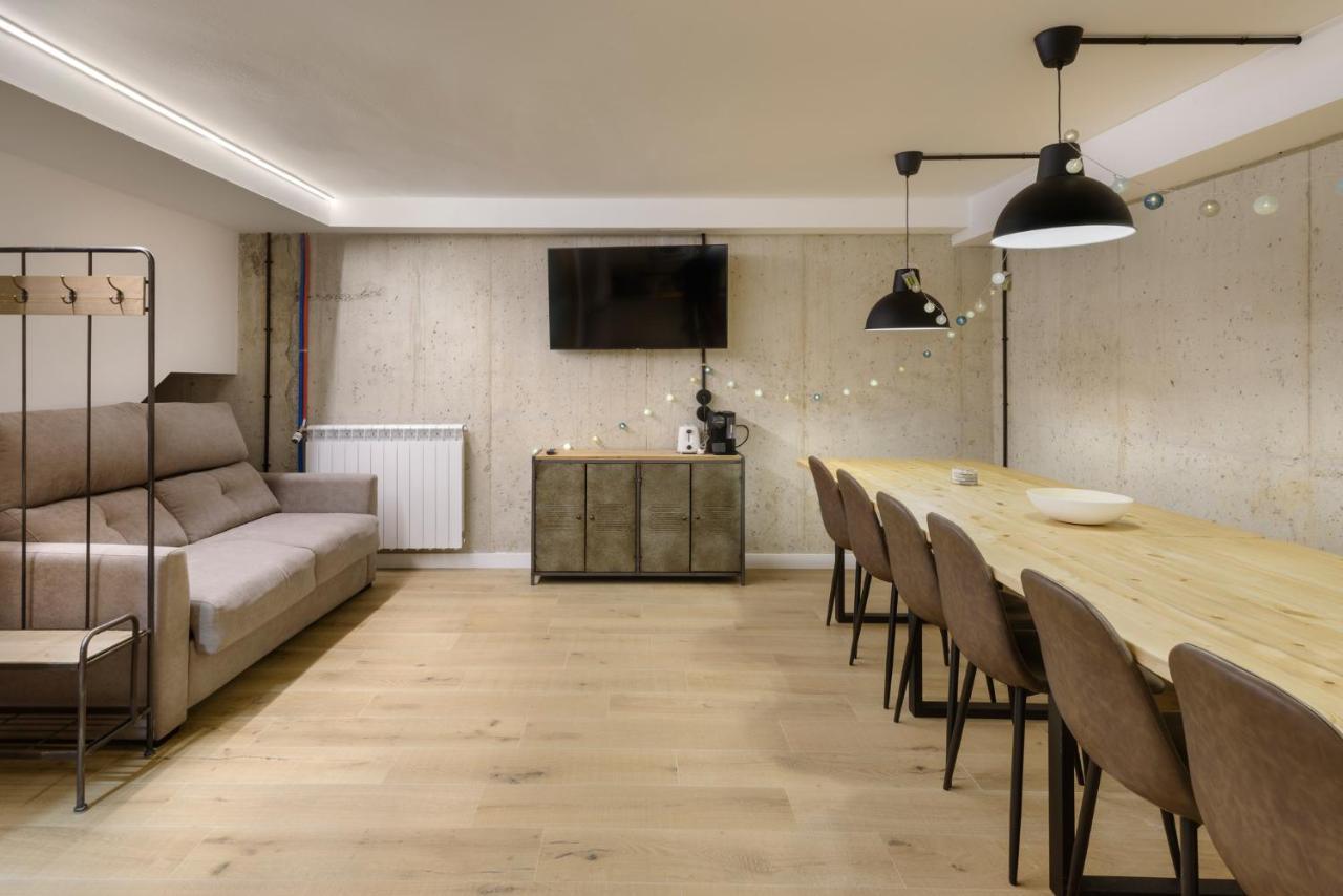 Apartamentos La Muralla De Jaca Eksteriør bilde